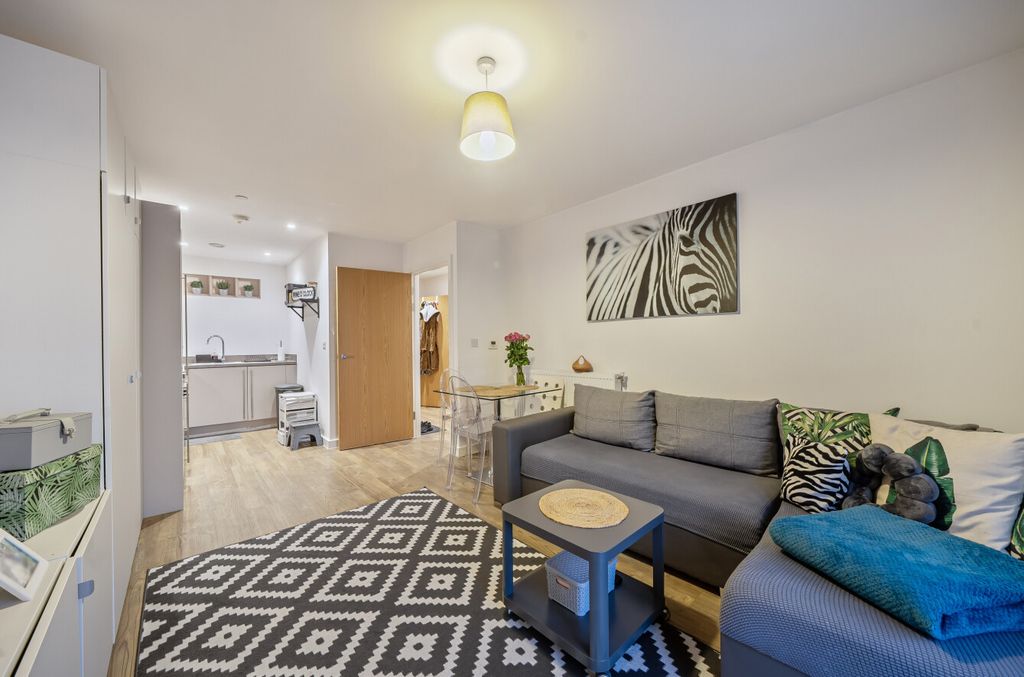 Property photo 2 of 8 1397706-4-6966764...