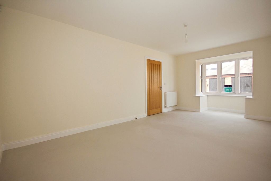 Property photo 3 of 17 Photo