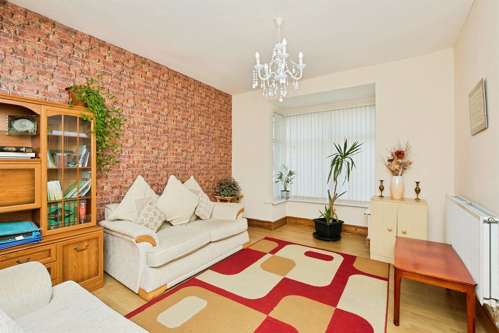 Property photo 2 of 20
