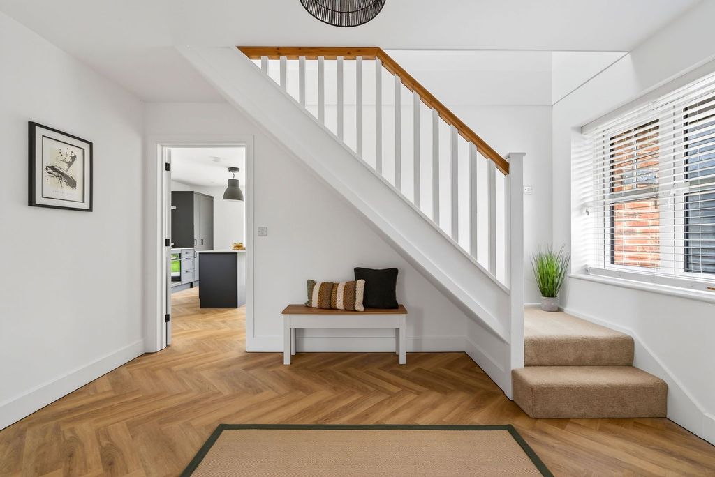 Property photo 3 of 26