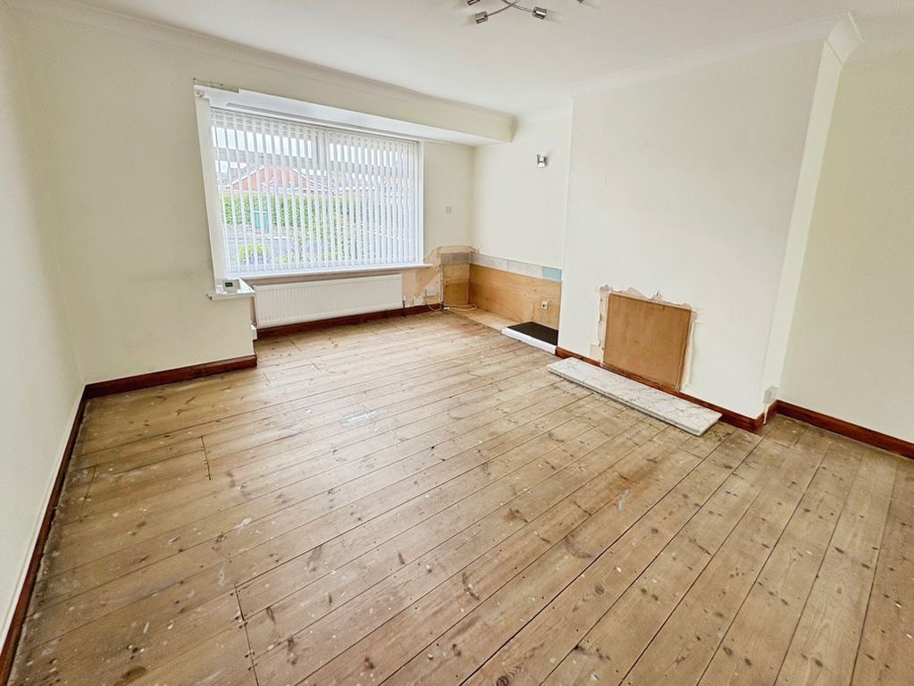 Property photo 3 of 14 Photo 12
