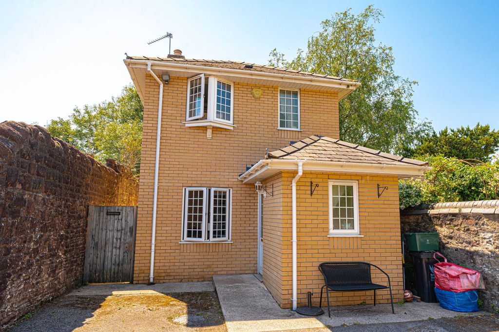 Property photo 1 of 27