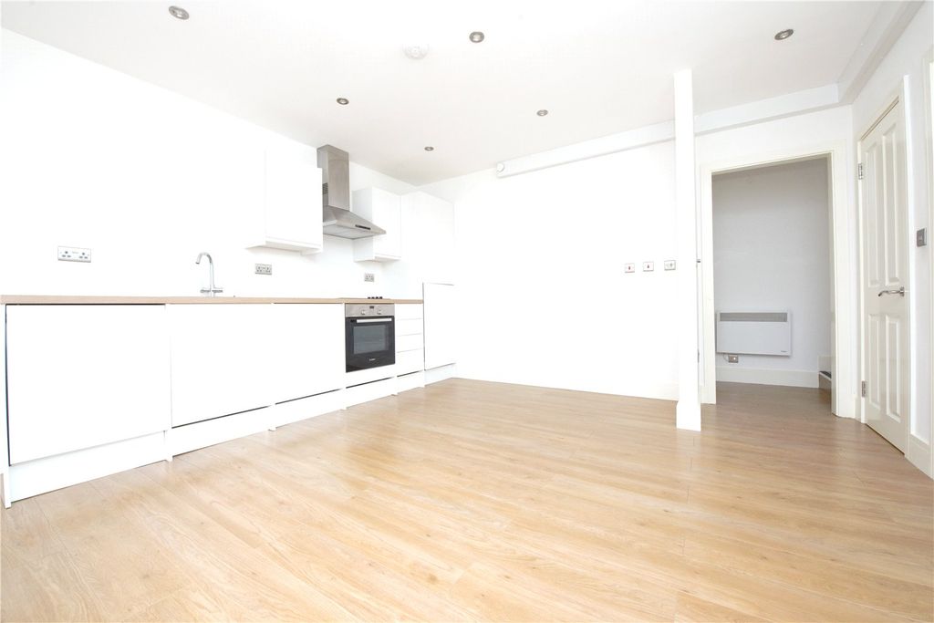 Property photo 1 of 7 Picture No. 11