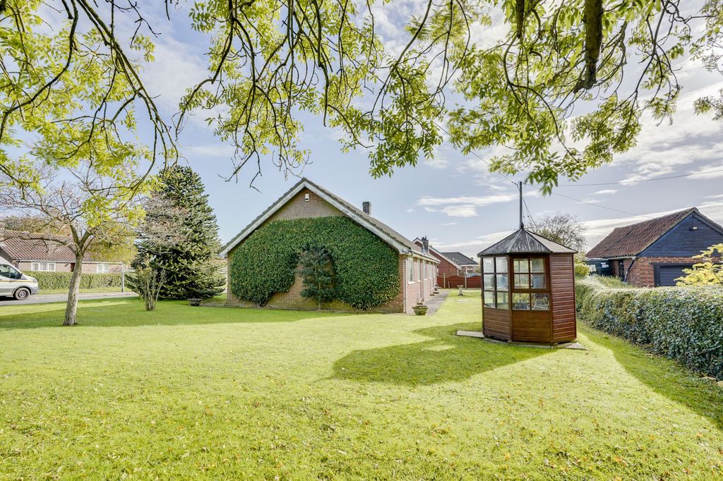 Property photo 3 of 12