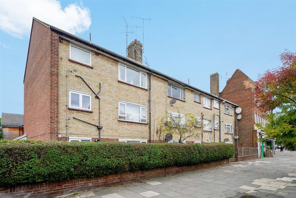 Property photo 1 of 12 3 Sheppards Court, Horsenden Lane North - Z4Y9Qhiz