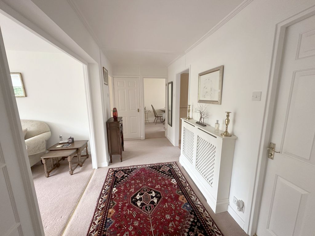 Property photo 2 of 14 Hallway