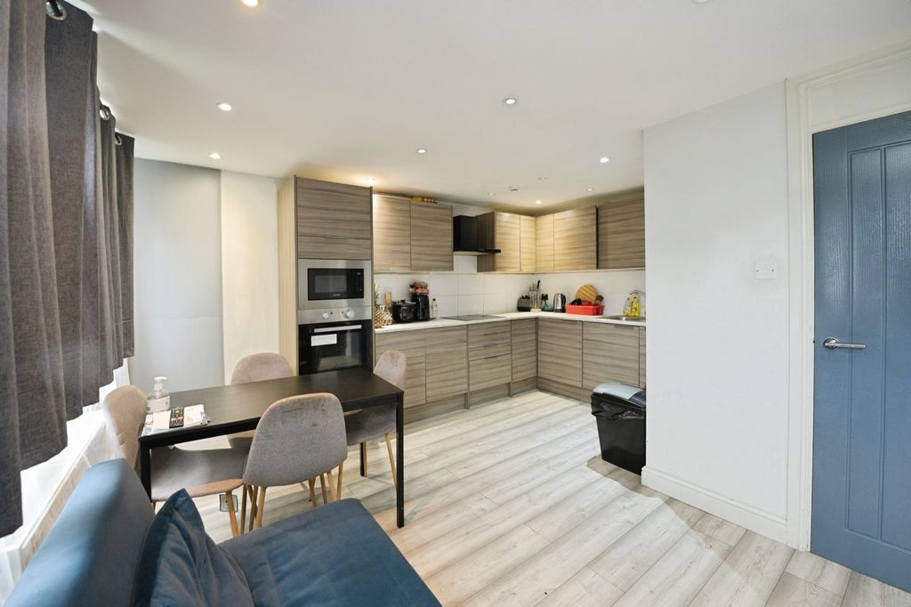 Property photo 3 of 19 Kitchen/Diner