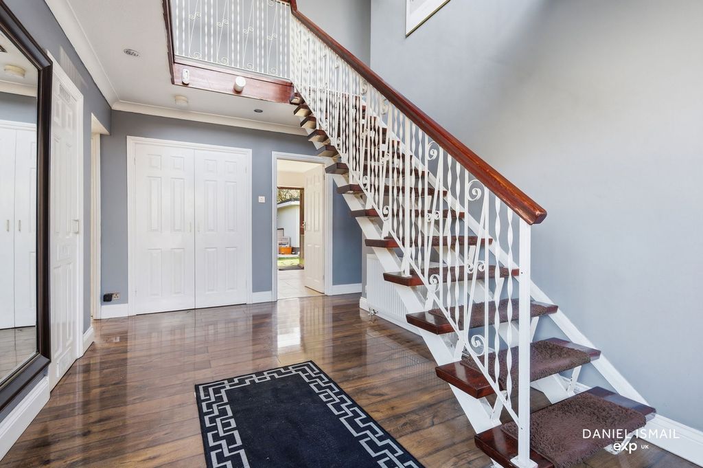 Property photo 2 of 45