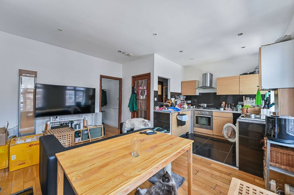 Property photo 3 of 8