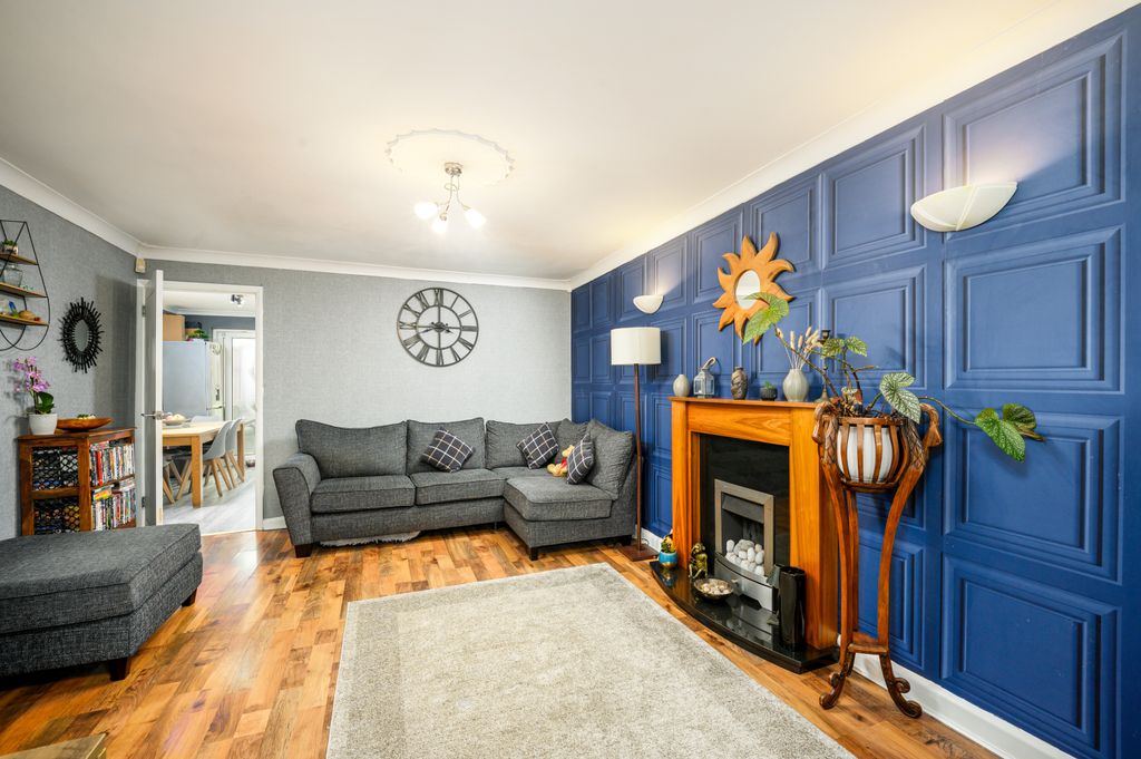 Property photo 3 of 23 02