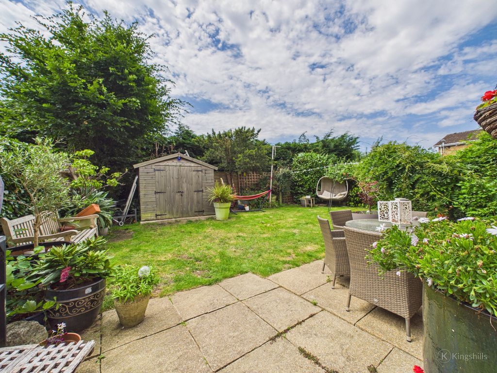 Property photo 3 of 21 Cam01920G0-Pr0127-Still024