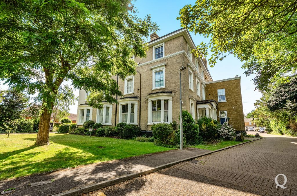 Property photo 1 of 20 0dc48c47-F4Bf-40F...