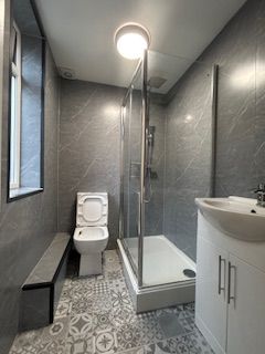 Property photo 3 of 6 Room