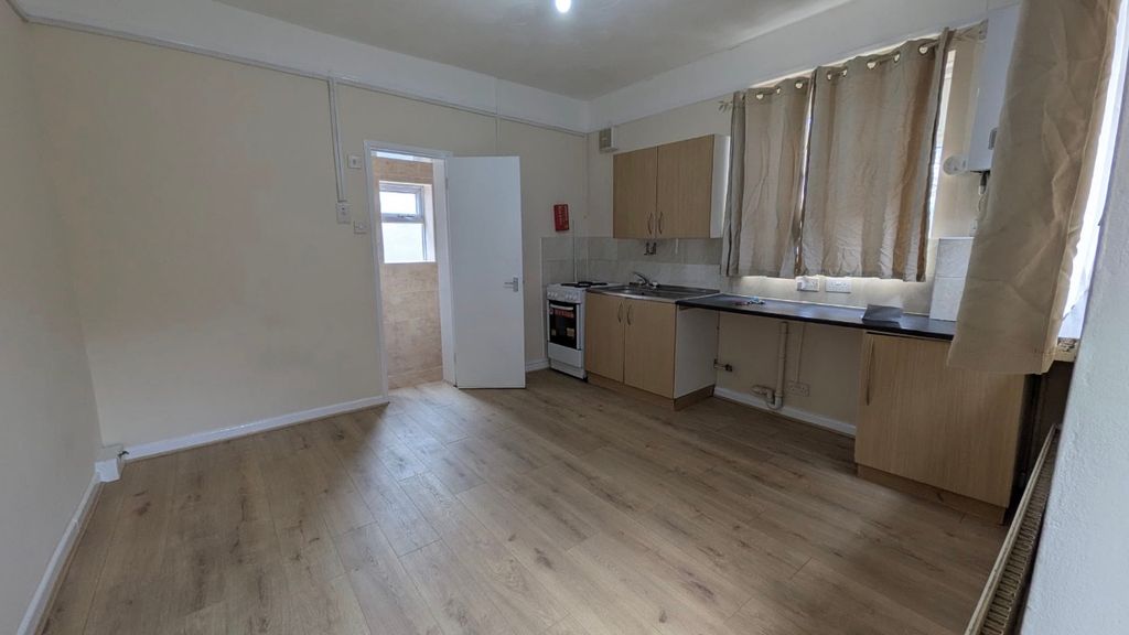 Property photo 3 of 6 Img_0678