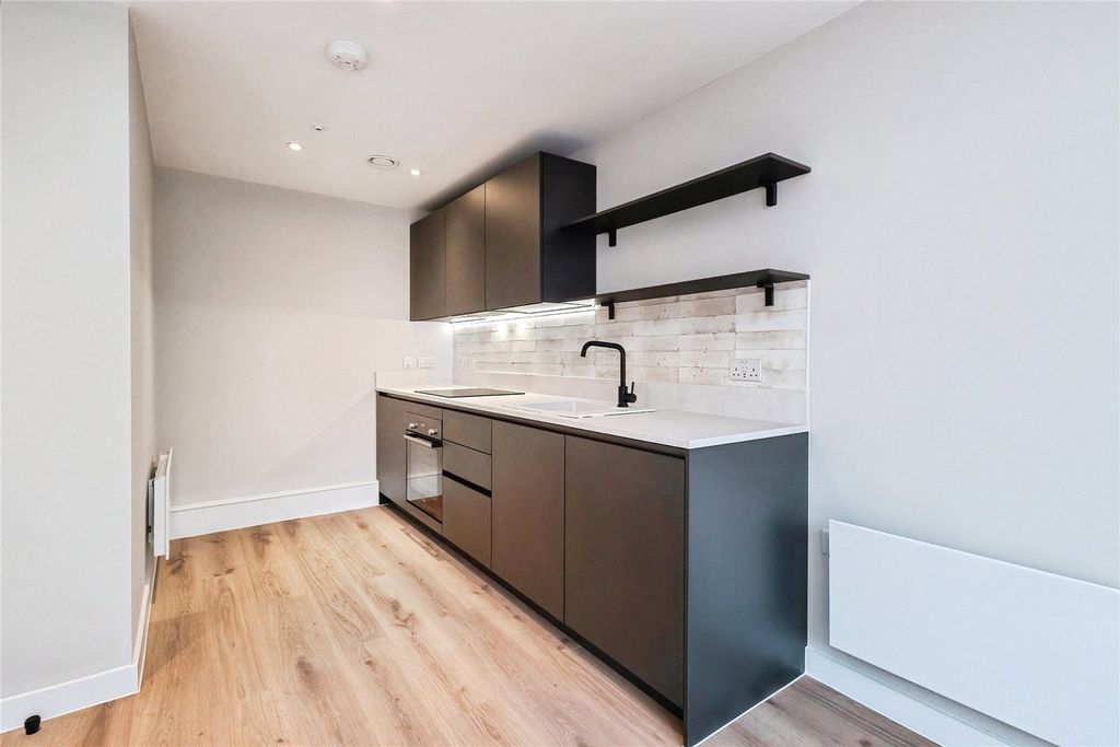 Property photo 2 of 19 Picture No. 13