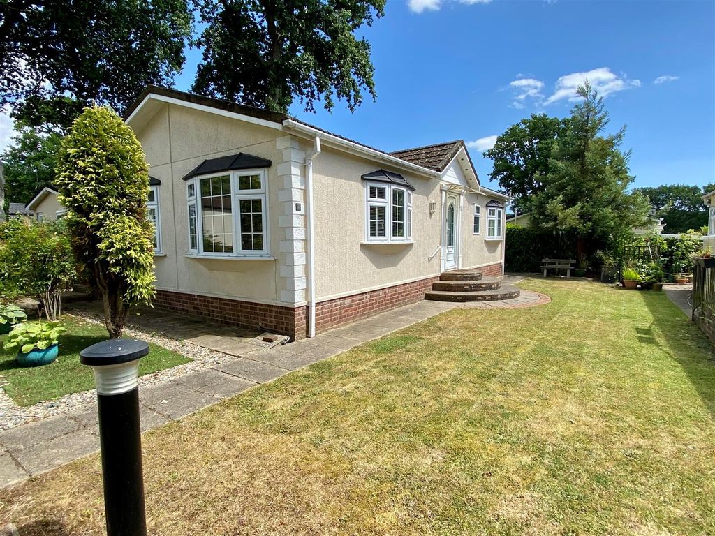 Property photo 1 of 13 Beechfront.Jpg