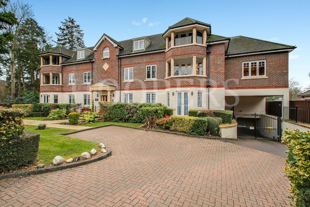 Property photo 1 of 12