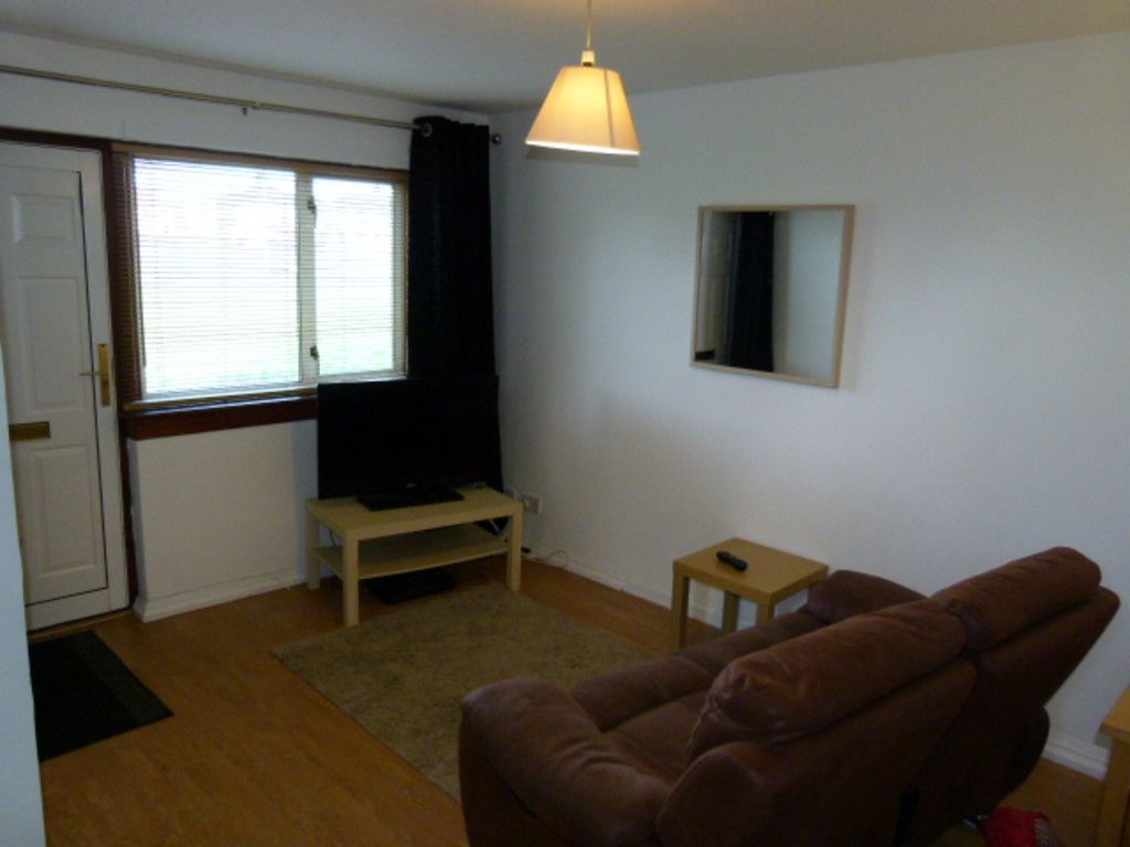 Property photo 3 of 9 Lounge 1