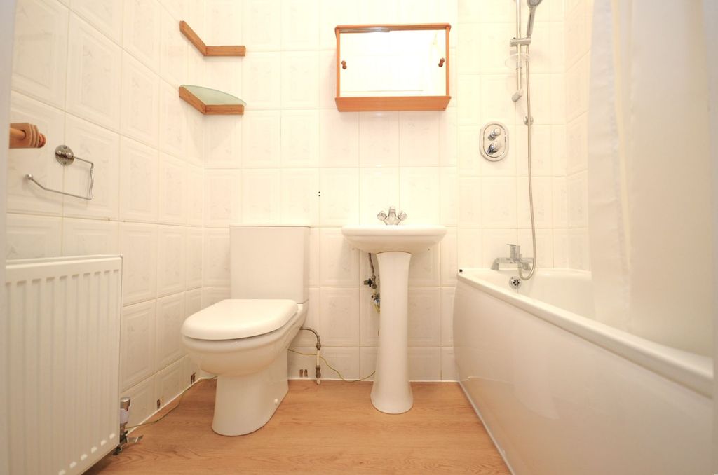 Property photo 3 of 4