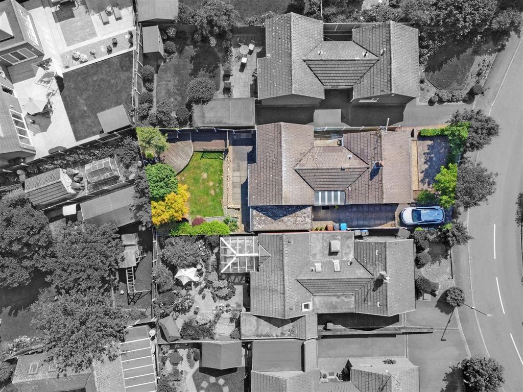 Property photo 3 of 20 Overhead.Jpeg
