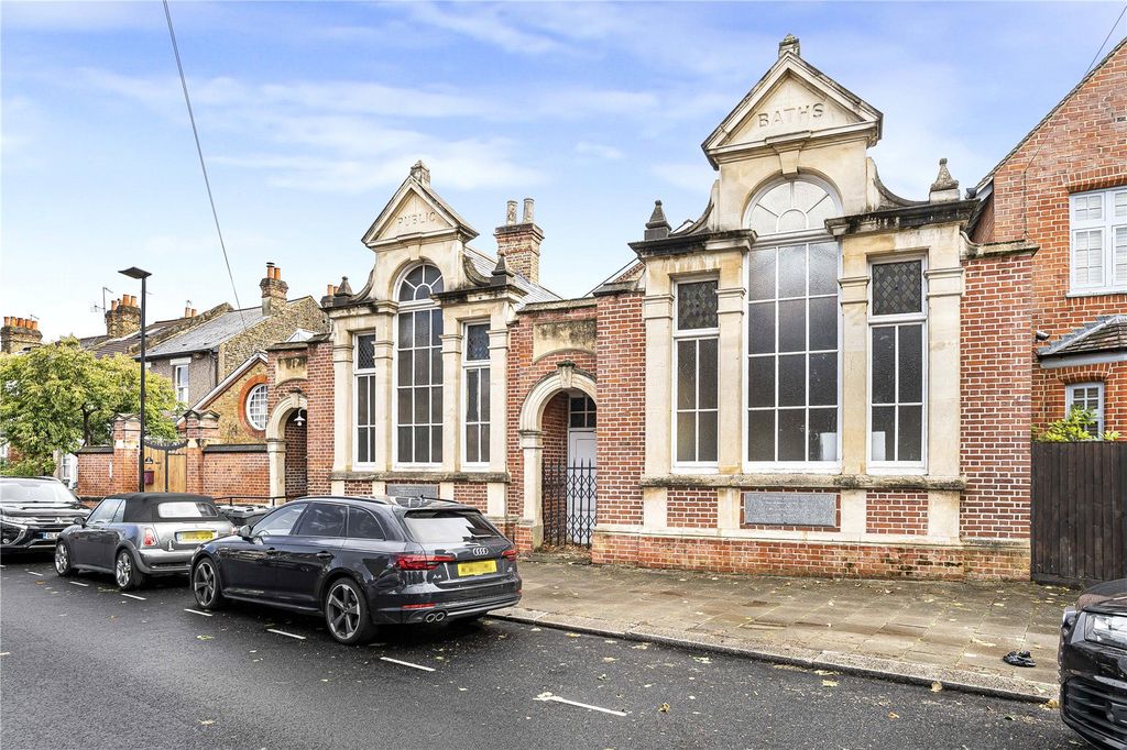 Property photo 1 of 20 Exterior