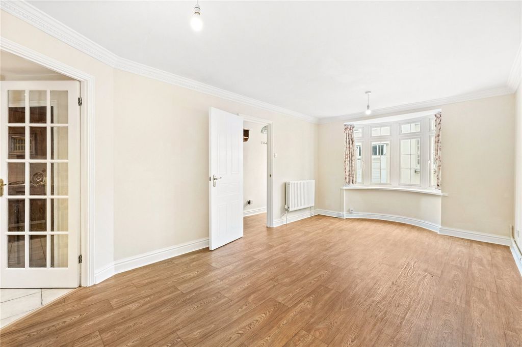 Property photo 2 of 16 Picture No. 15