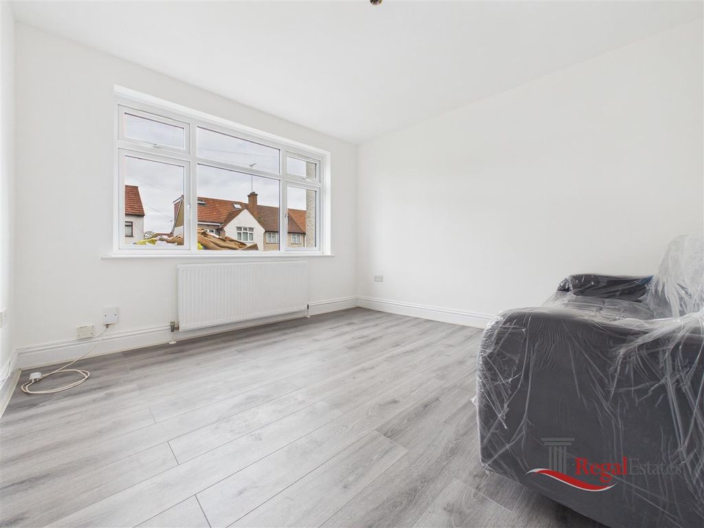 Property photo 3 of 13 Cam02489G0-Pr0274-Still001.Jpg