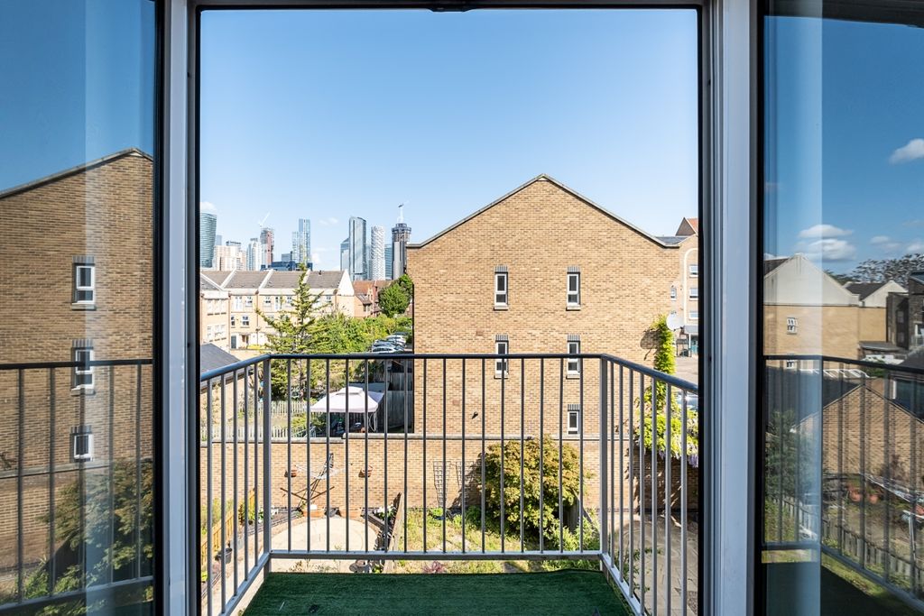 Property photo 2 of 15 Balcony