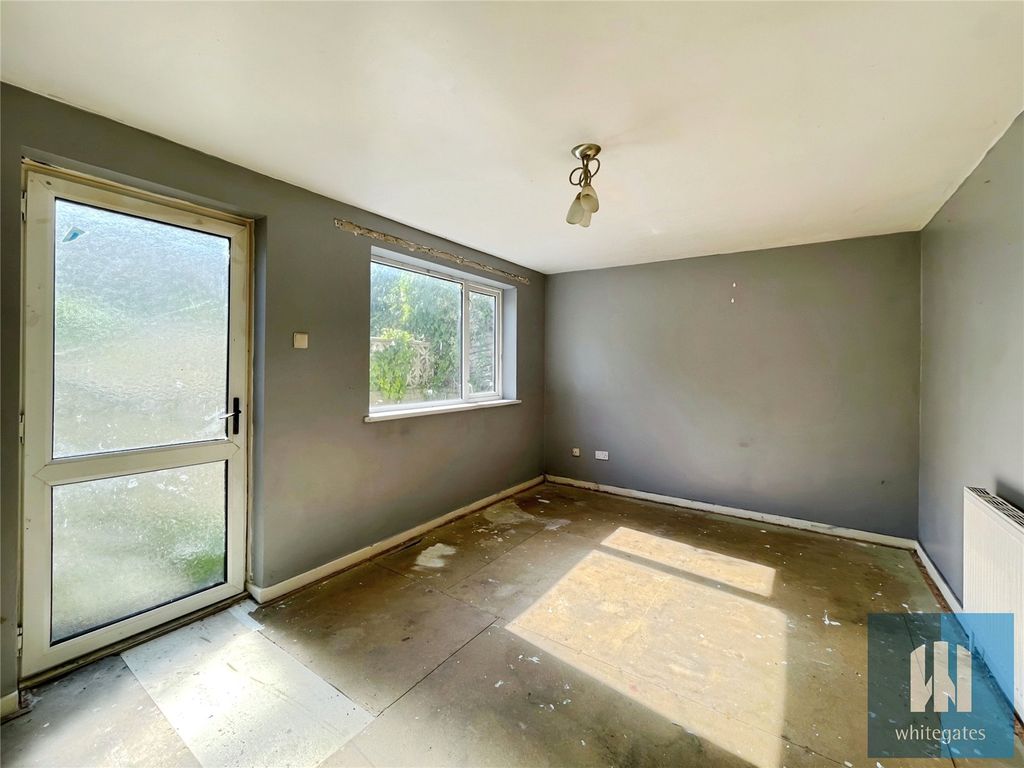 Property photo 3 of 15 Picture No. 02