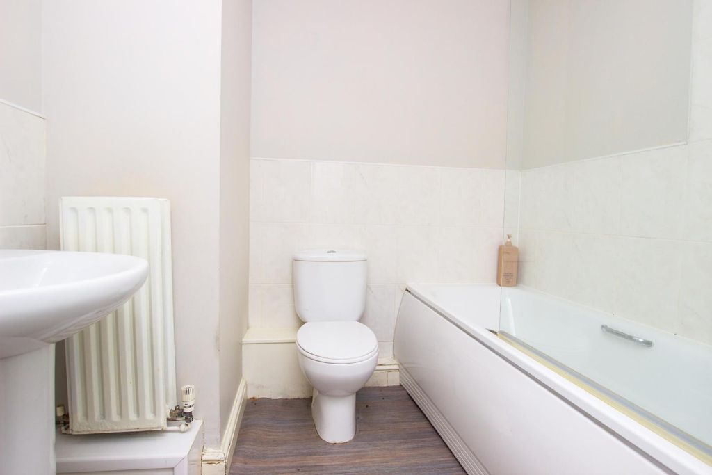Additional image 6 of 2 bed flat for saleMarsh House Lane, Darwen BB3
