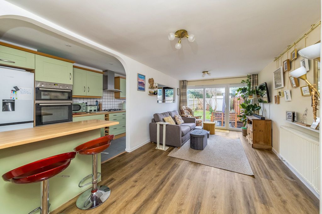 Property photo 2 of 18