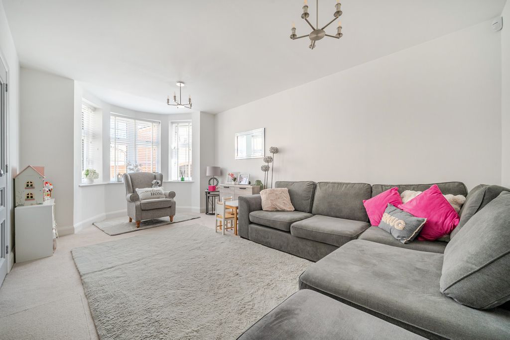 Property photo 2 of 16 1335480-3-6895E34...