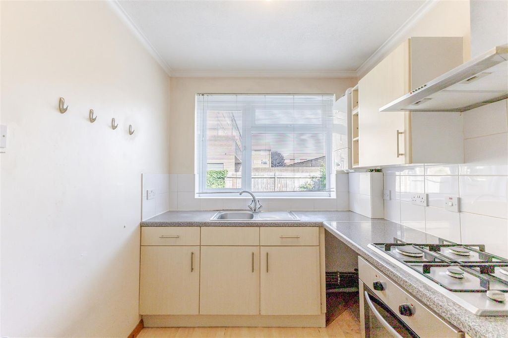 Property photo 3 of 19 Kitchen 2.Jpg