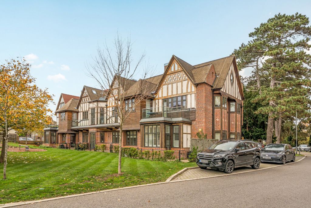 Property photo 1 of 15 External