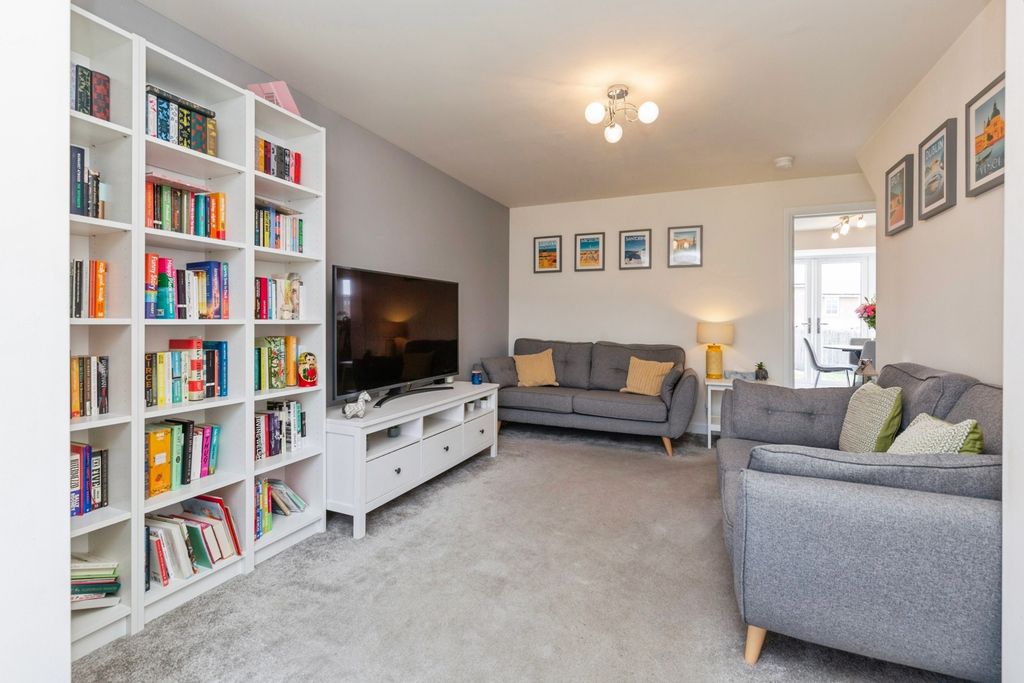 Property photo 3 of 20 Pbox-Img.Jpg