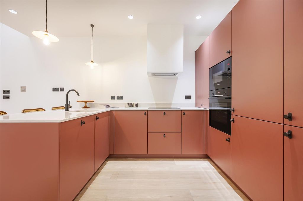 Property photo 2 of 15 Copy Of 84d Lillie Rd (44).Jpg