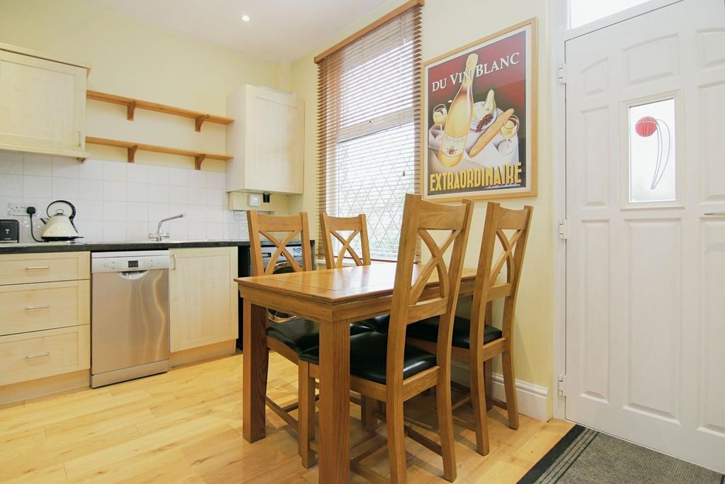Property photo 3 of 15 Kitchen