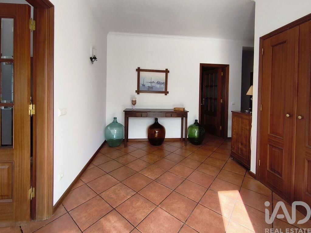 Property photo 2 of 40
