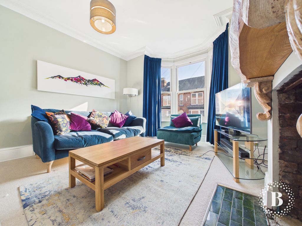 Property photo 2 of 28