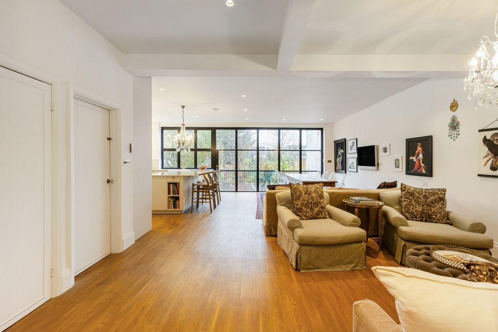 Property photo 2 of 17 101426_