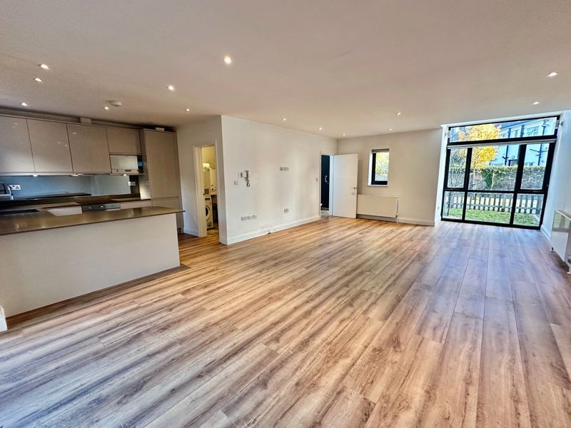 Property photo 2 of 11 Photo 9