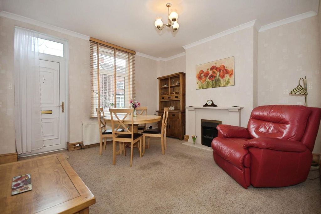 Property photo 3 of 17 Lounge.Jpg