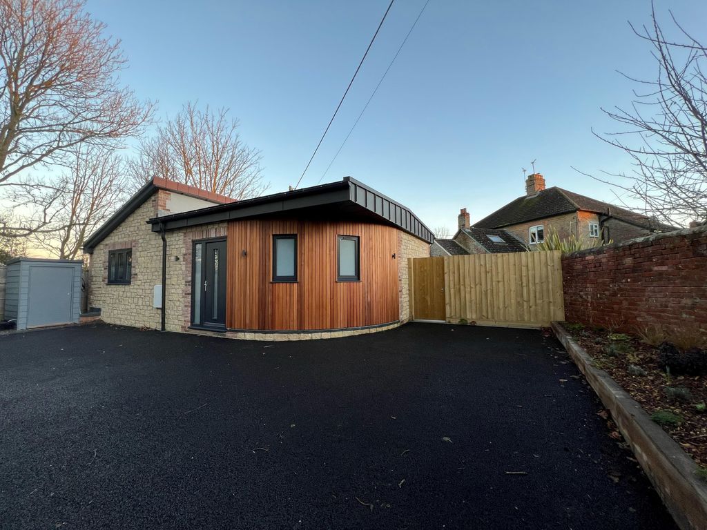 Property photo 1 of 7 Front
