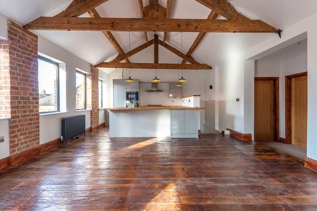 Property photo 1 of 21 Main Picture