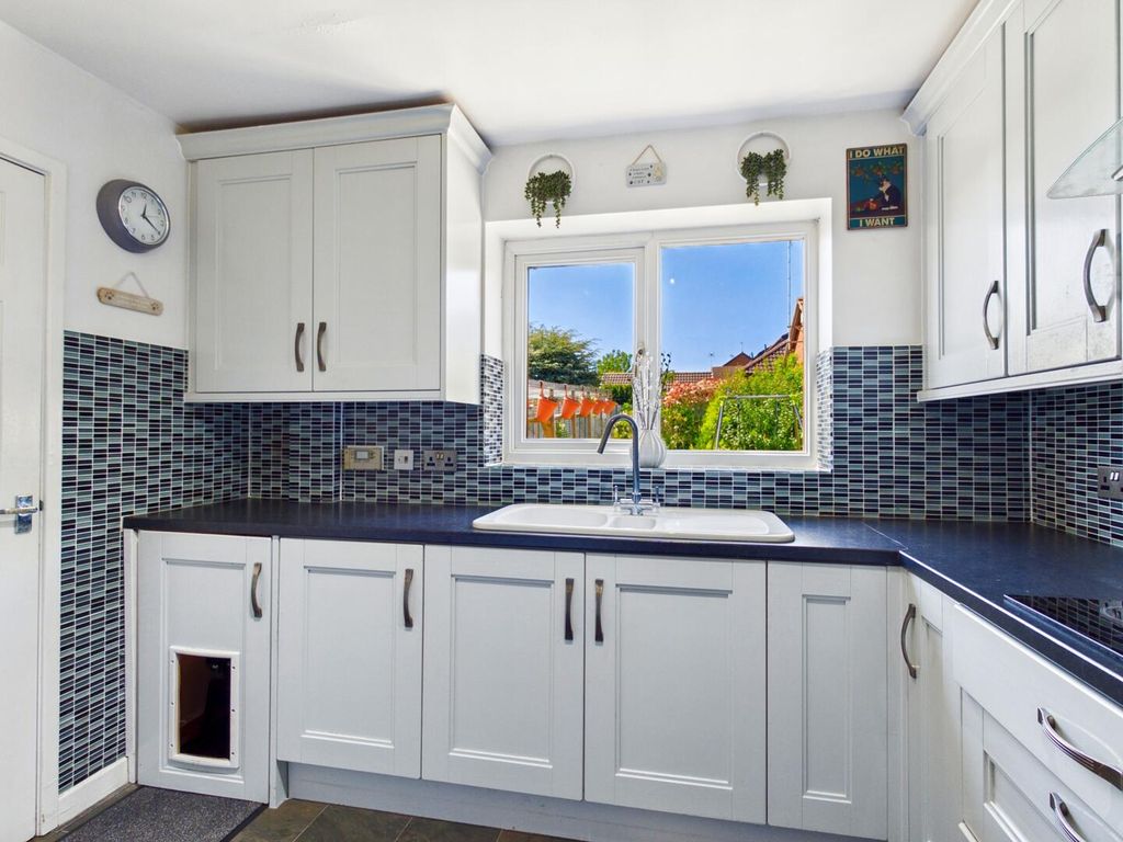 Property photo 3 of 15 Kitchen
