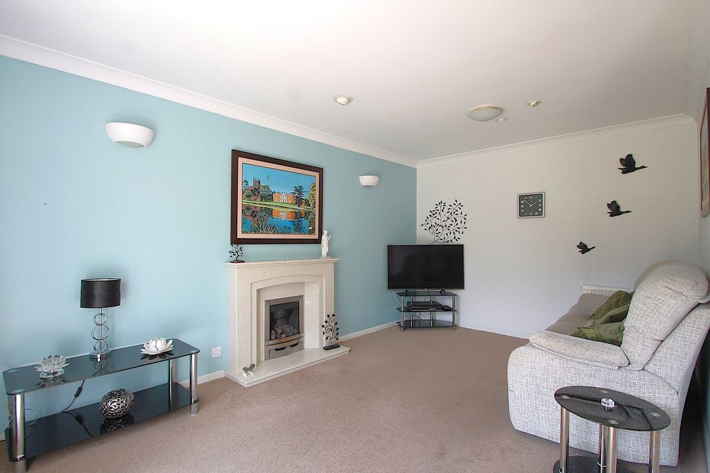 Property photo 2 of 26 Living Room
