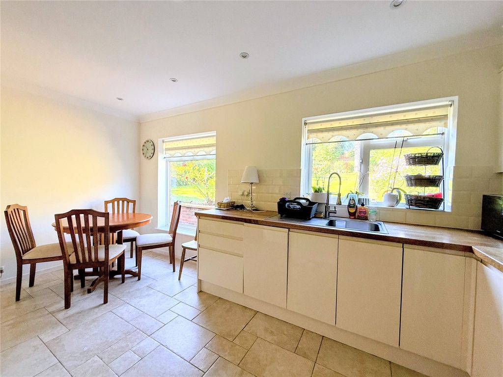 Property photo 2 of 14 Picture No. 06