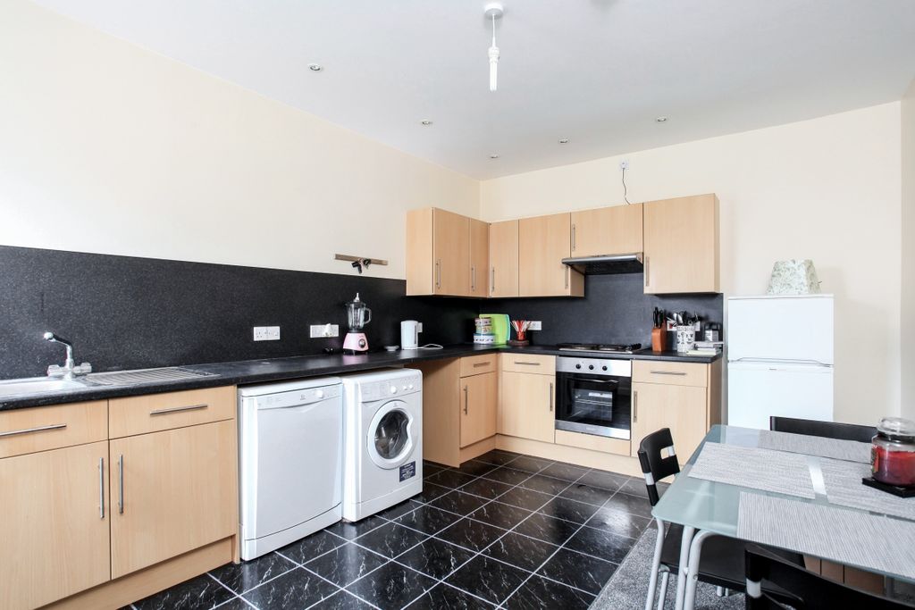 Property photo 3 of 9