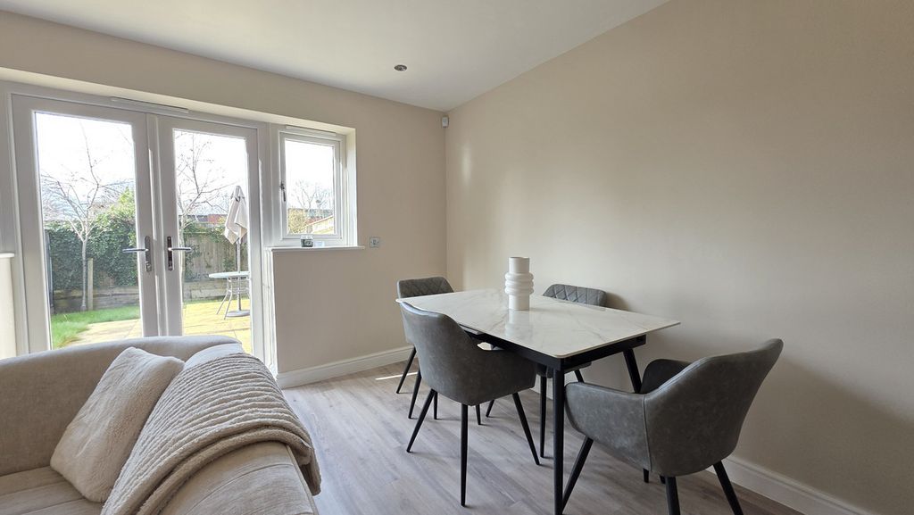 Property photo 3 of 26