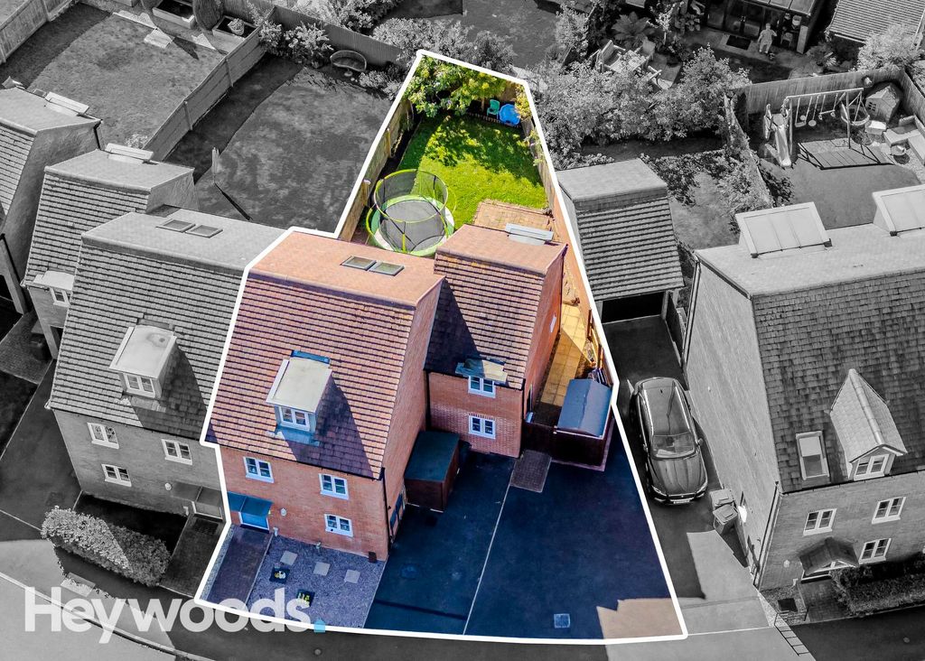 Property photo 3 of 36